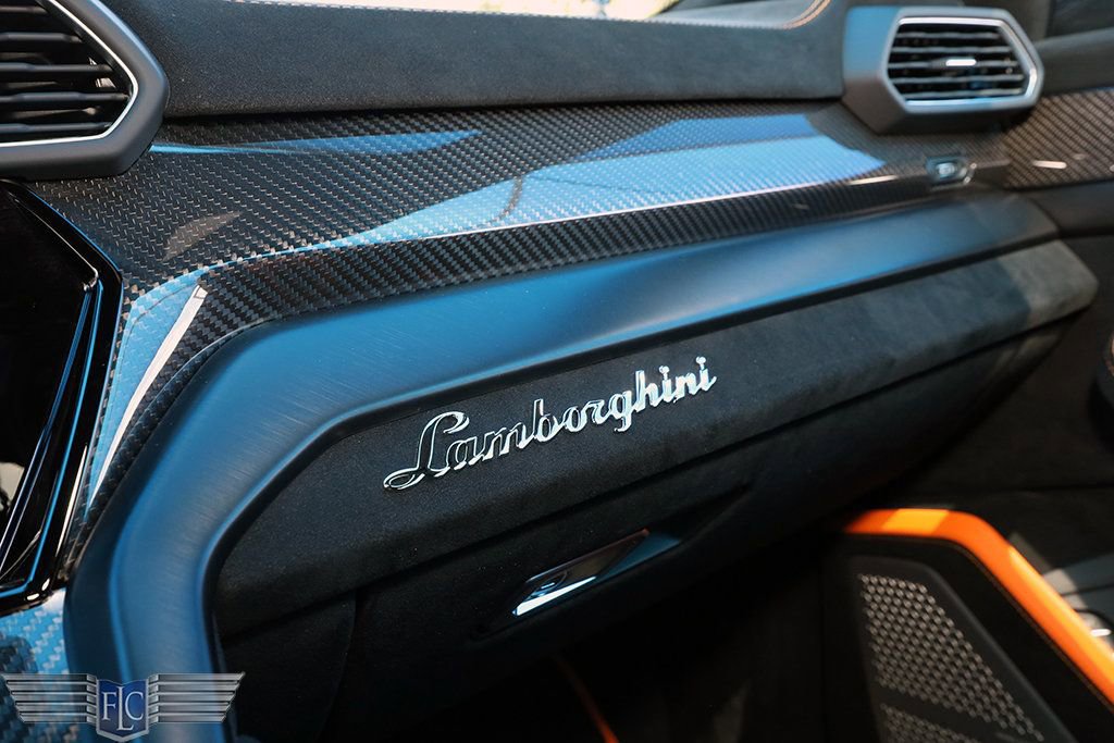 Used 2024 Lamborghini Urus Performante AWD/4WD image 38