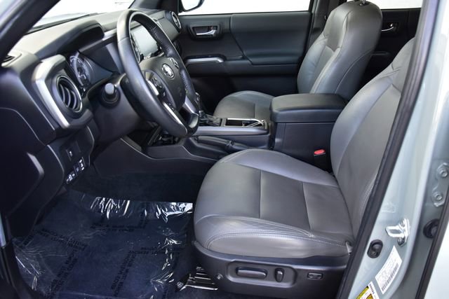 Used 2022 Toyota Tacoma TRD Sport image 12