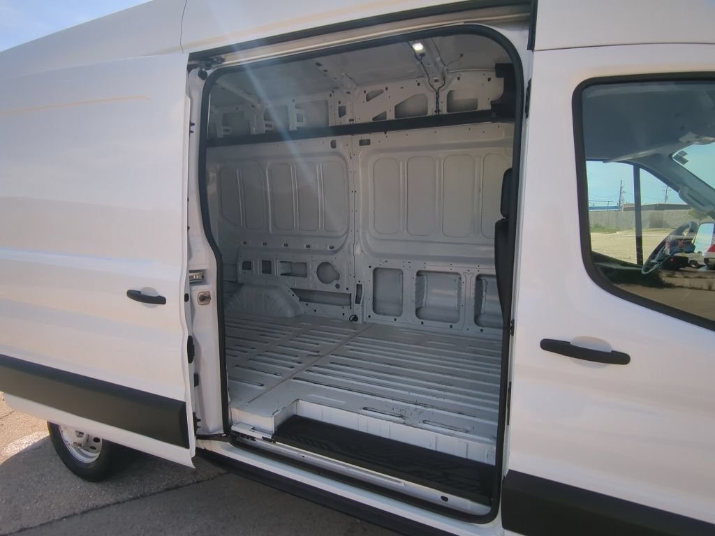 Used 2025 Ford Transit 250 148 High Roof AWD image 11