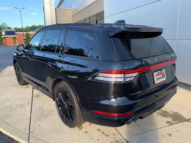 Certified 2025 Lincoln Aviator Reserve w/ Luxury Package AWD/4WD image 3