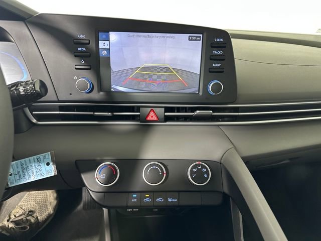 Certified 2025 Hyundai Elantra SE w/ Cargo Package image 22