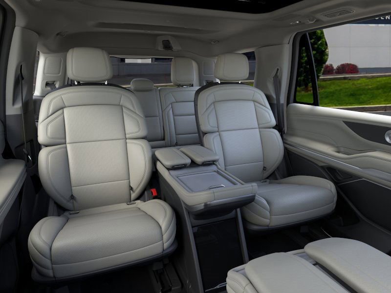 New 2025 Lincoln Navigator Reserve image 11