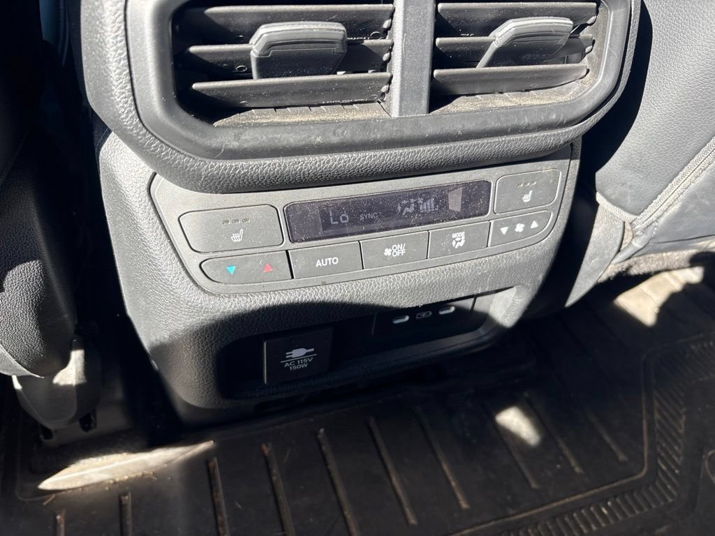 Used 2025 Honda Pilot Black Edition image 17