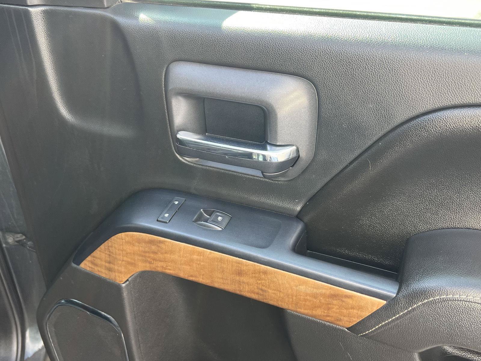 Used 2017 Chevrolet Silverado 1500 LTZ AWD/4WD image 19