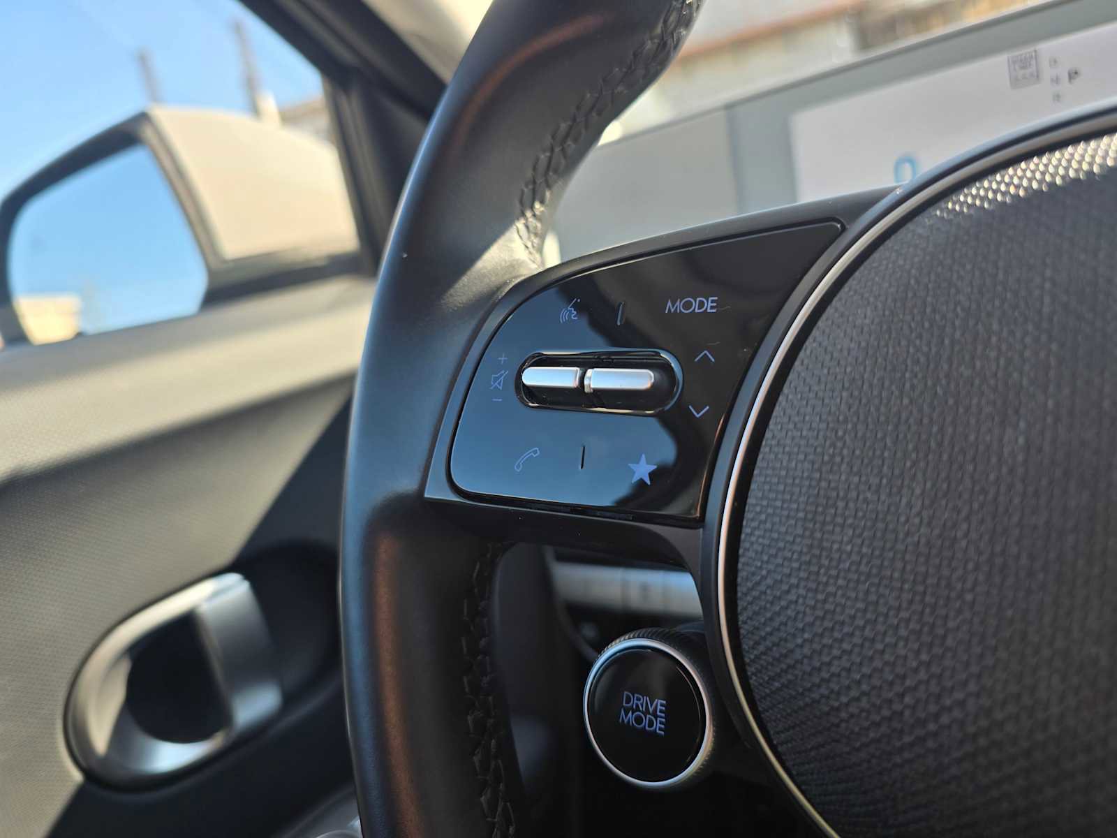 Used 2024 Hyundai Ioniq 5 SE image 32