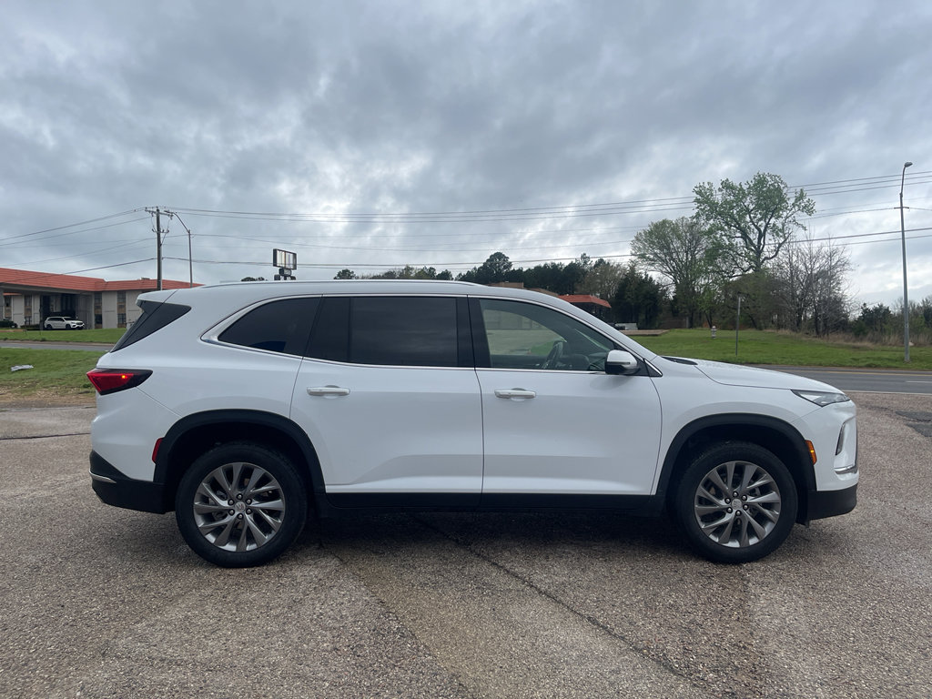 Used 2025 Buick Enclave Preferred image 12