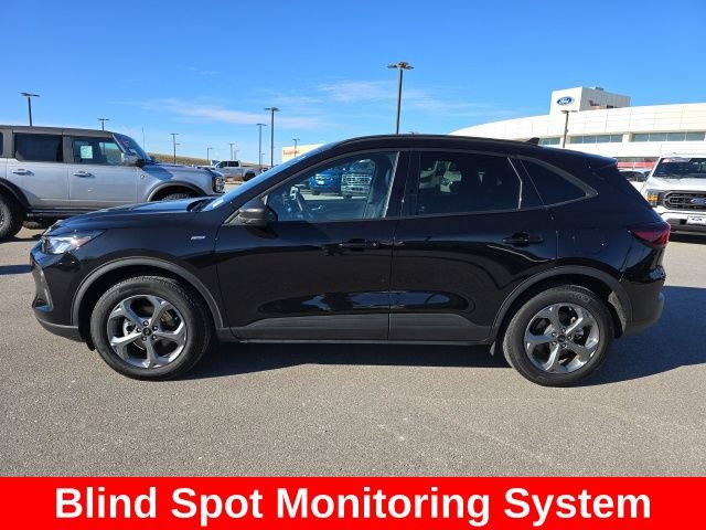 Used 2025 Ford Escape ST-Line AWD/4WD image 2