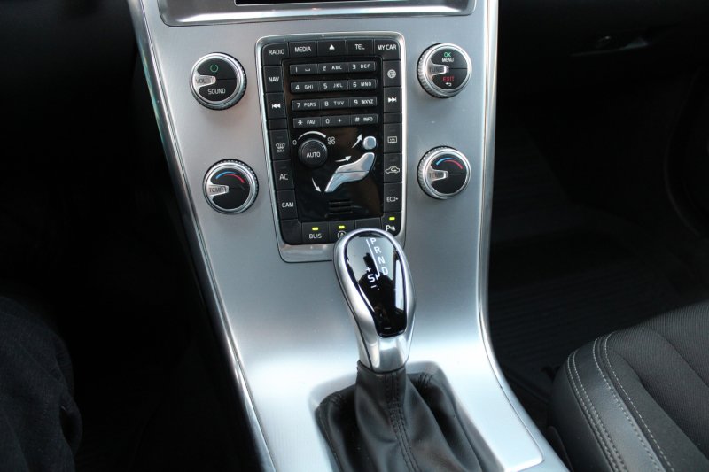 Used 2017 Volvo XC60 T5 w/ Tailgate Package image 13