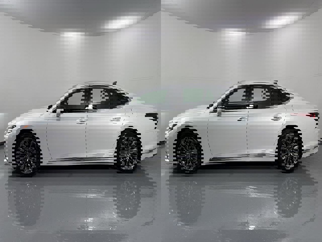 Used 2021 Lexus LS 500 AWD w/ Interior Upgrade Package image 2