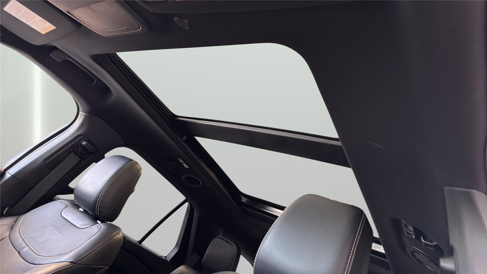 Used 2022 Ford Explorer ST w/ Equipment Group 401A image 16