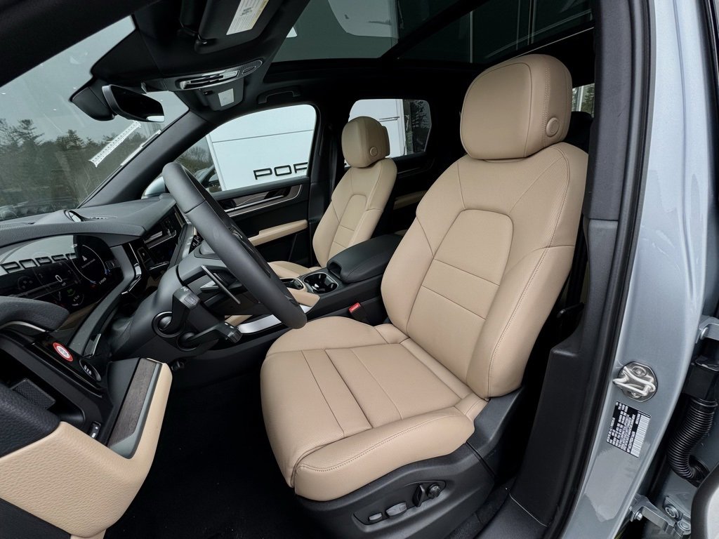 New 2025 Porsche Cayenne E-Hybrid image 5