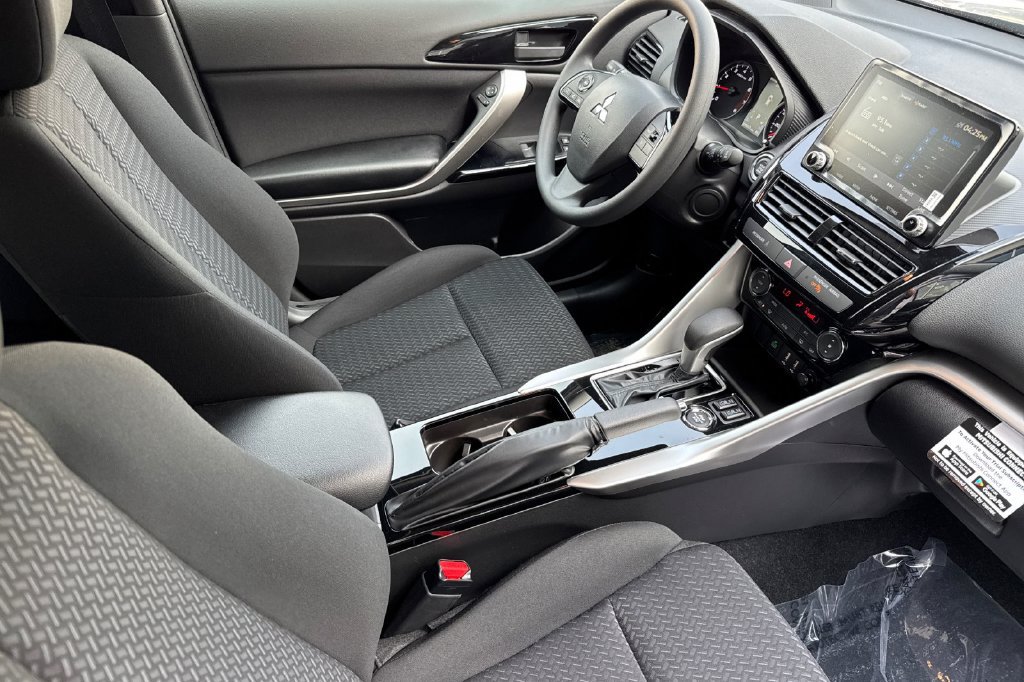 New 2026 Mitsubishi Eclipse Cross LE AWD/4WD image 17