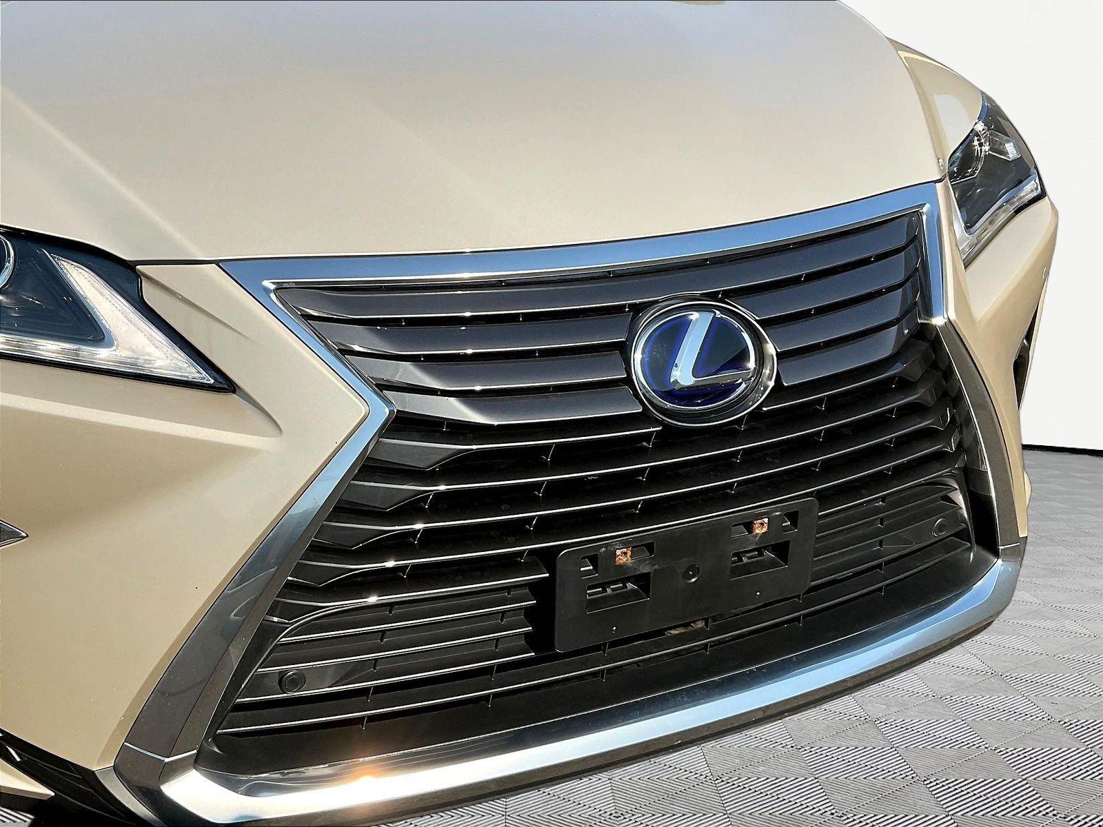 Used 2017 Lexus RX 450h AWD w/ Luxury Package image 33