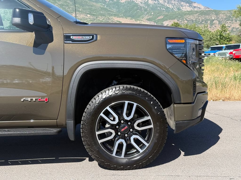 Used 2023 GMC Sierra 1500 AT4 w/ Technology Package AWD/4WD image 6