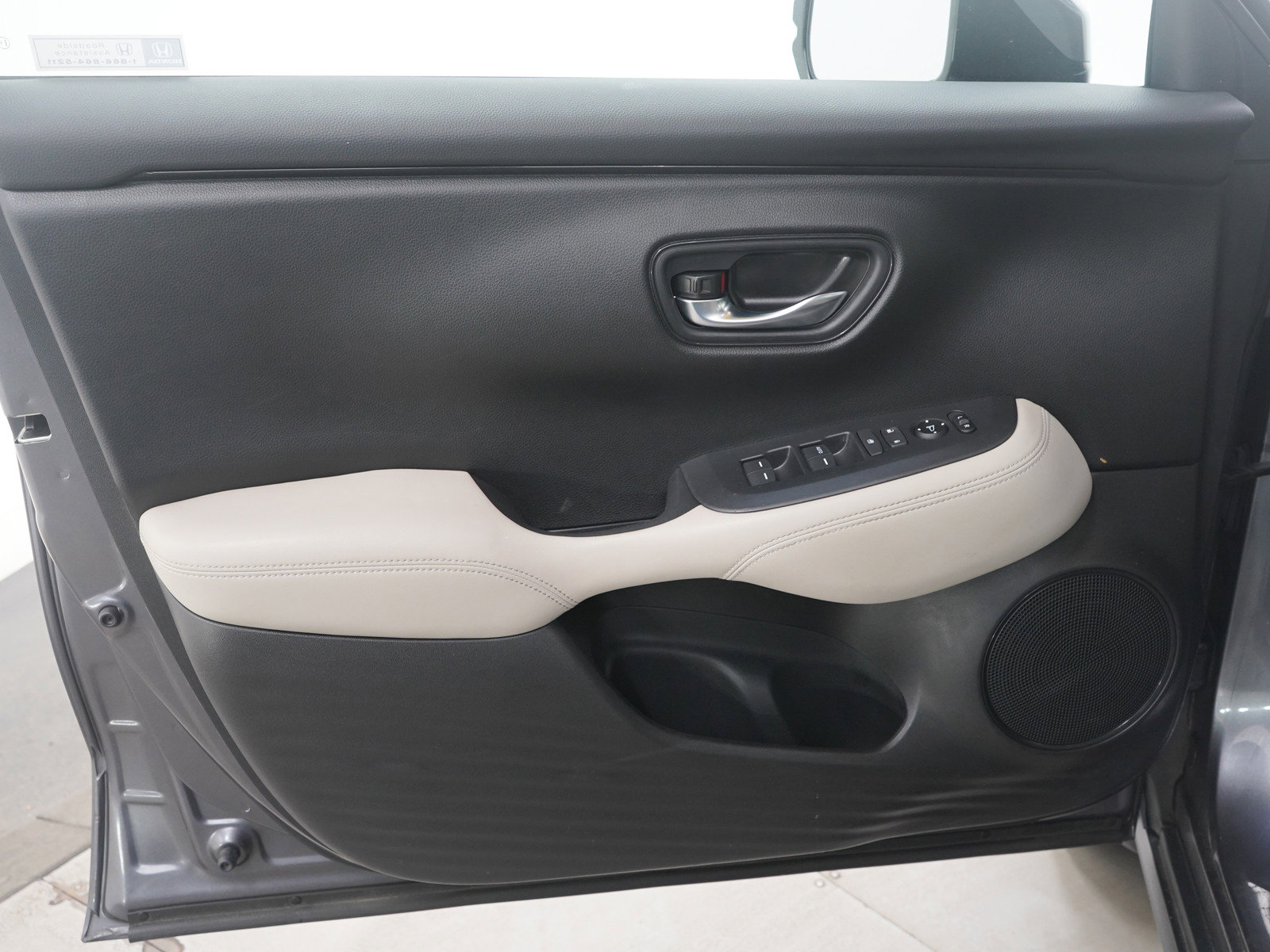 Used 2023 Honda HR-V LX image 19