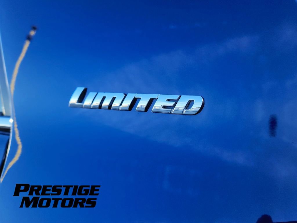 Used 2018 Toyota 4Runner Limited AWD/4WD image 32