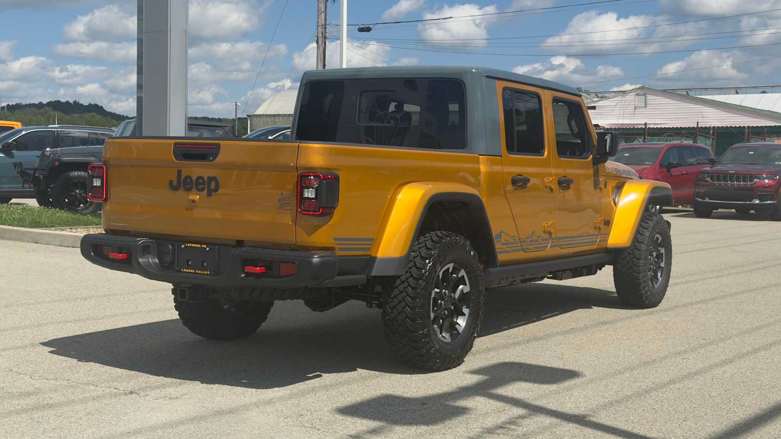 New 2026 Jeep Gladiator Rubicon w/ Rockslide Package AWD/4WD image 10