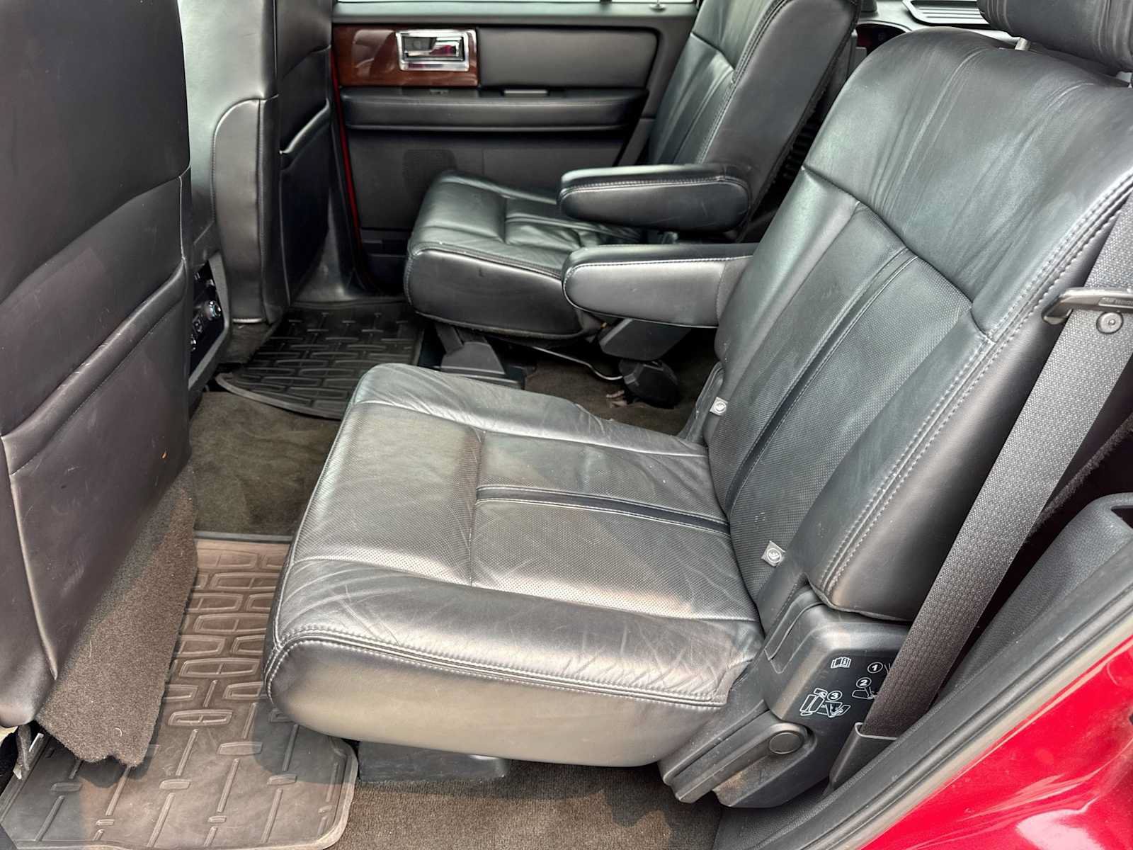 Used 2015 Lincoln Navigator 4WD image 19