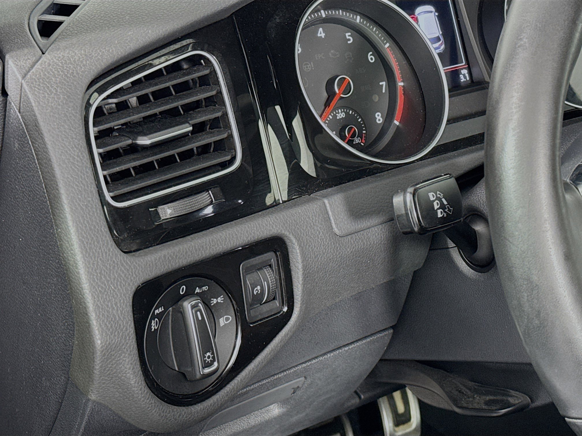 Used 2018 Volkswagen GTI S image 10