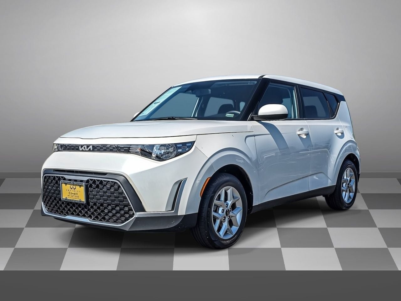 Used 2024 Kia Soul LX w/ Option Group 015 FWD image 3