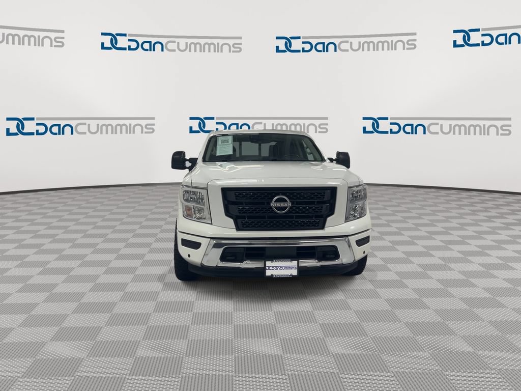 Used 2024 Nissan Titan SV w/ SV Convenience Package AWD/4WD image 3