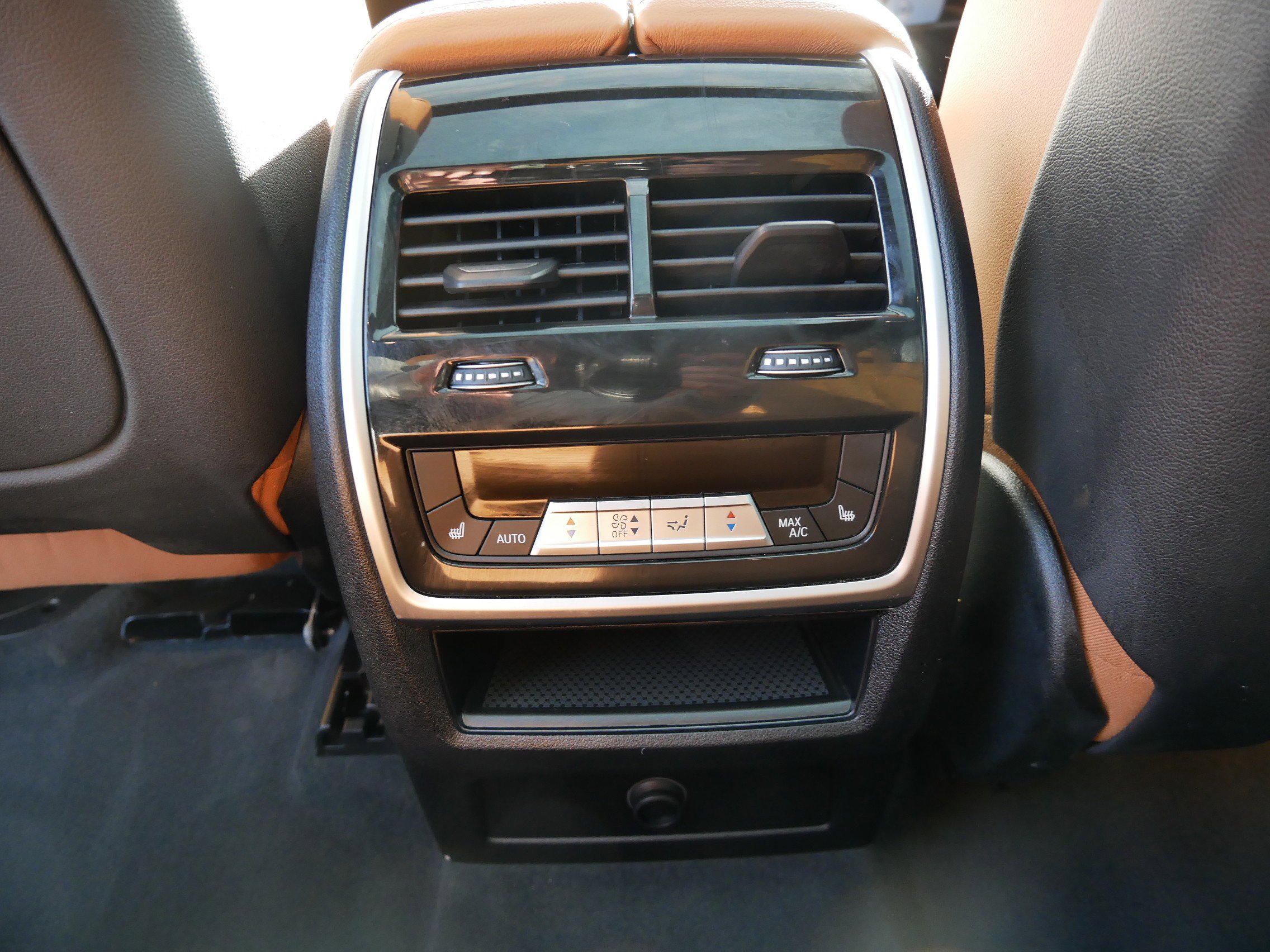 Used 2022 BMW X5 M50i image 15