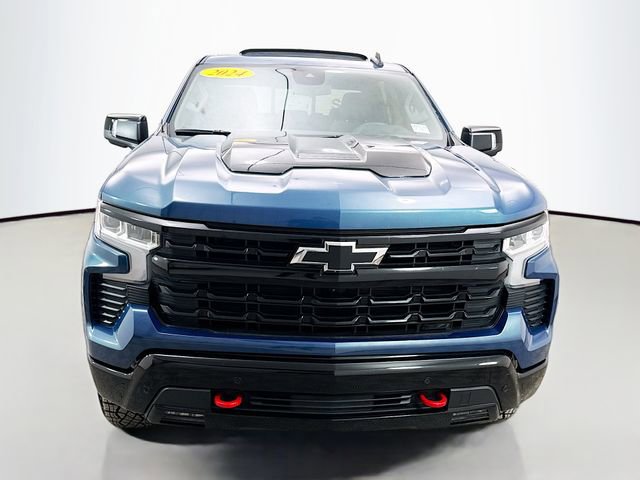 Used 2024 Chevrolet Silverado 1500 LT Trail Boss w/ Convenience Package II image 2