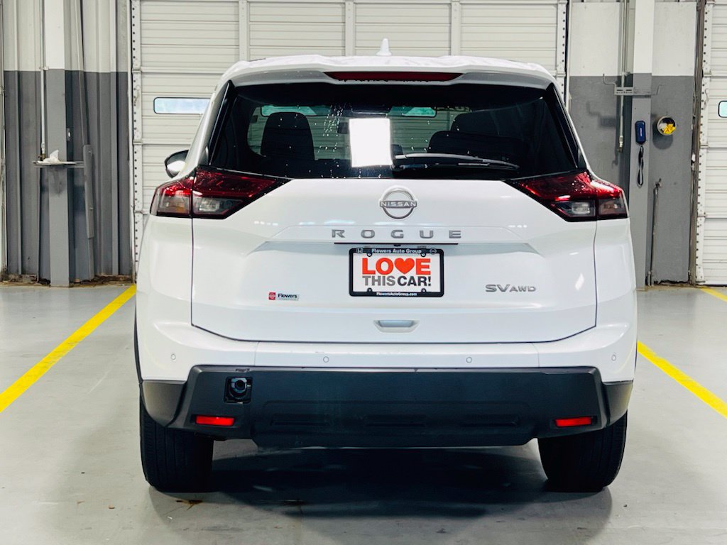 Used 2024 Nissan Rogue SV AWD/4WD image 16