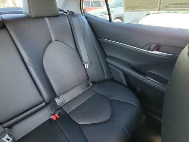 Used 2021 Toyota Camry XLE w/ Navigation Upgrade Package image 6