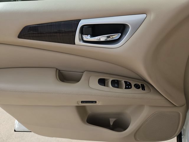 Used 2015 Nissan Pathfinder Platinum FWD image 13