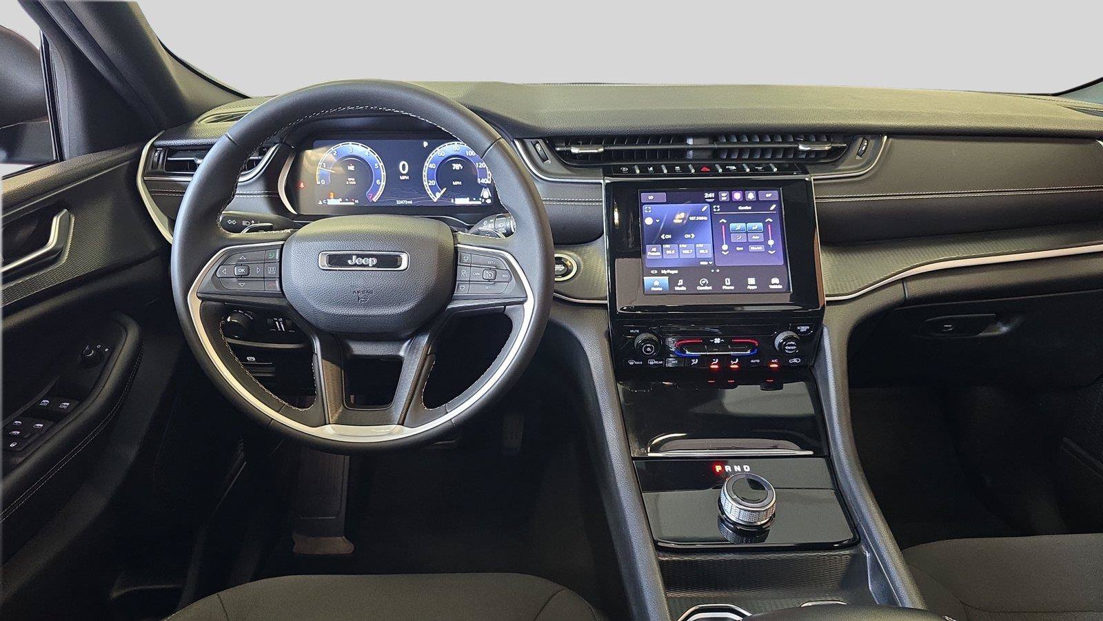 Used 2024 Jeep Grand Cherokee Laredo X AWD/4WD image 9