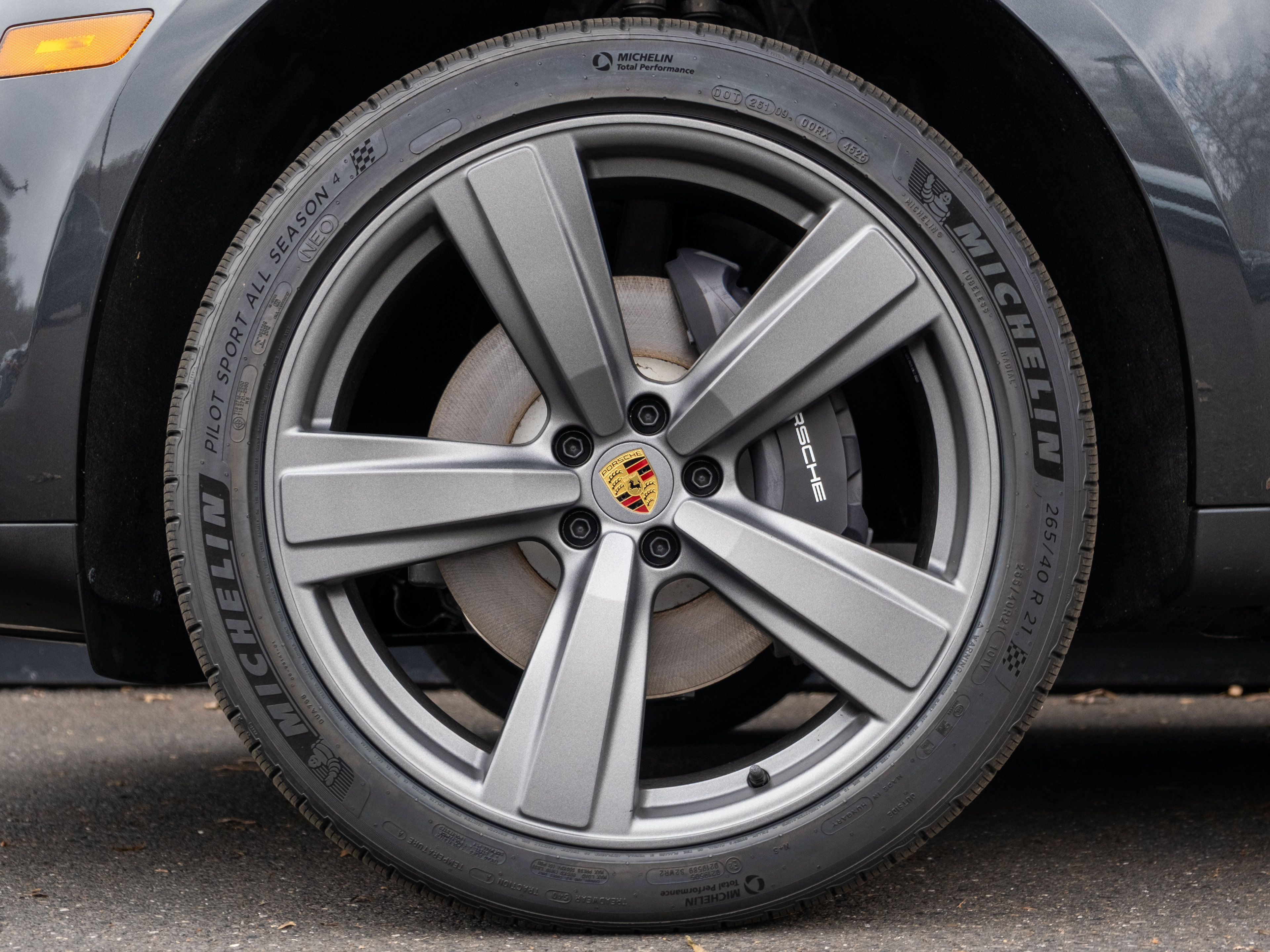 Certified 2026 Porsche Macan AWD/4WD image 12