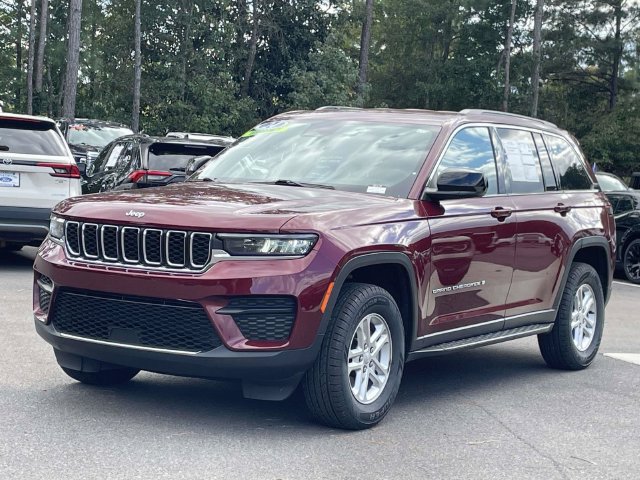 Used 2024 Jeep Grand Cherokee Laredo AWD/4WD image 34