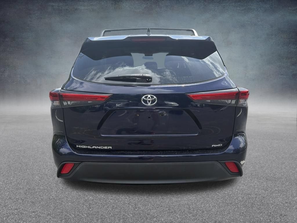 Used 2022 Toyota Highlander L AWD/4WD image 6