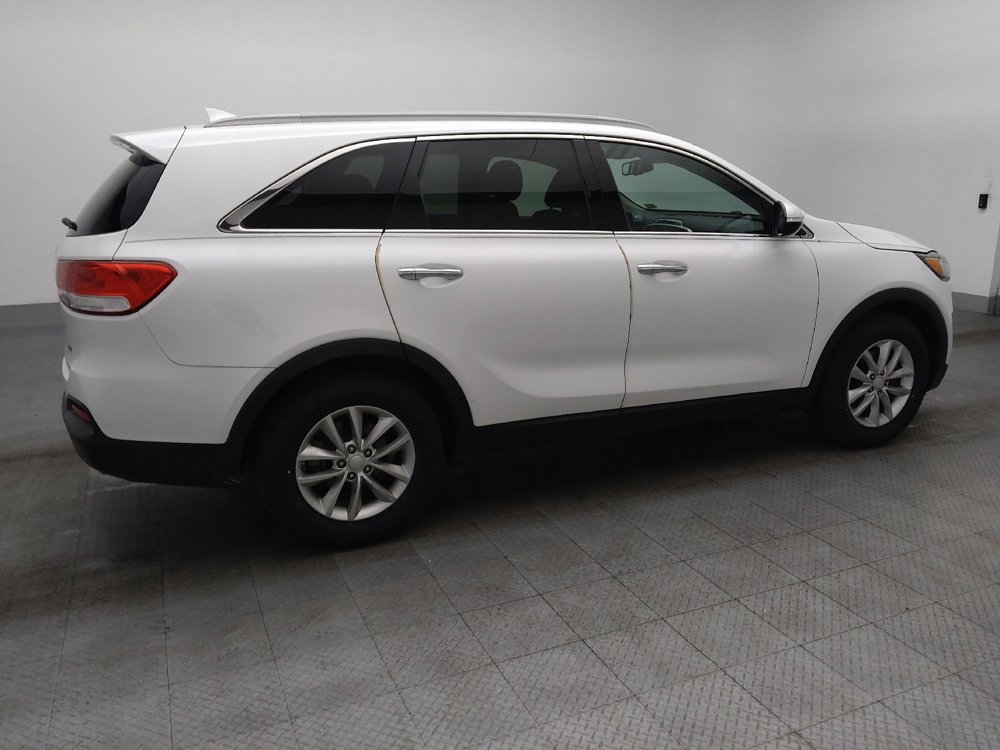 Used 2016 Kia Sorento LX w/ LX Convenience Package image 10