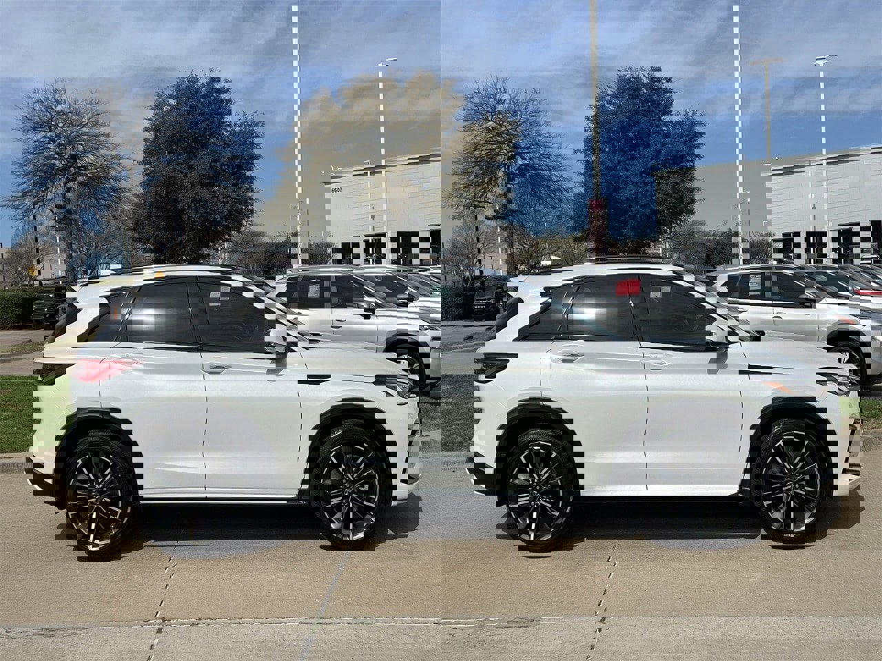 Used 2023 INFINITI QX50 Sport w/ Cargo Package image 3