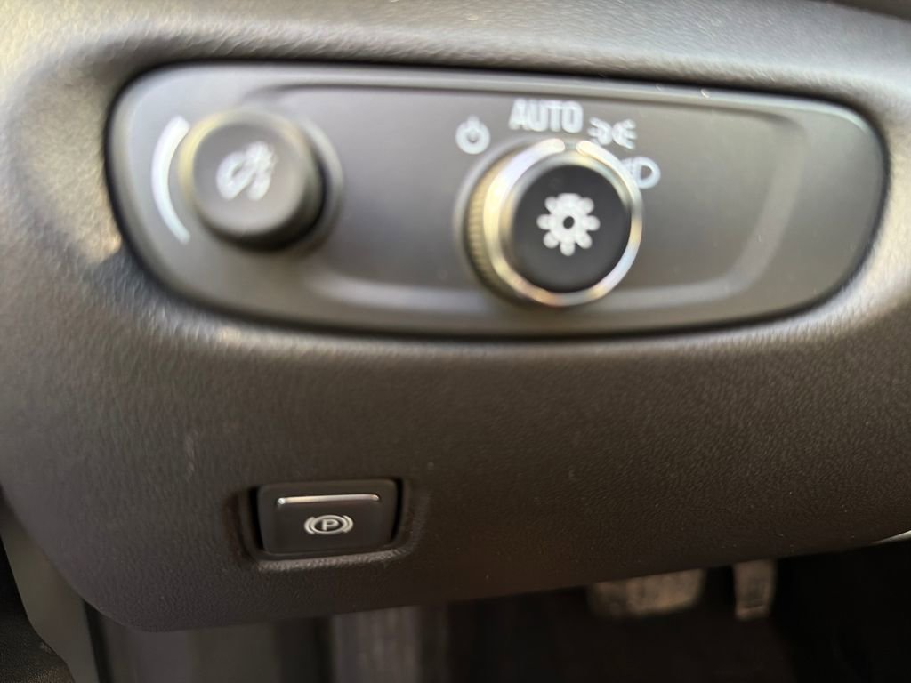 Used 2020 Chevrolet Blazer LT image 49