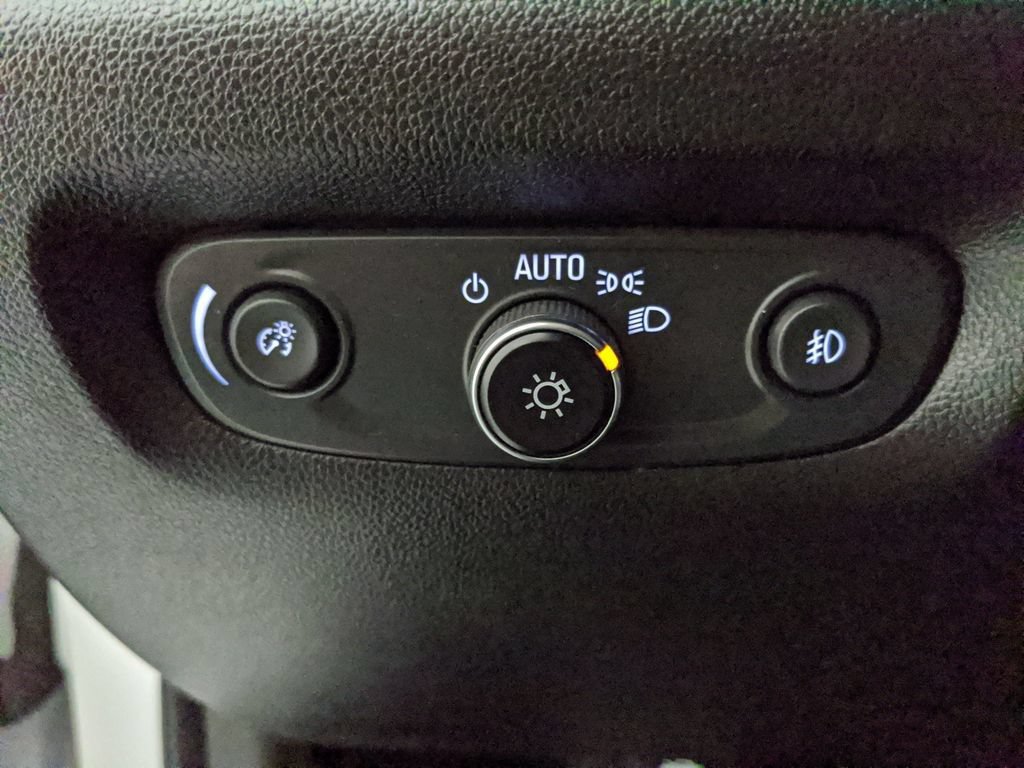 Used 2020 Chevrolet Traverse RS w/ LPO, Floor Liner Package FWD image 14