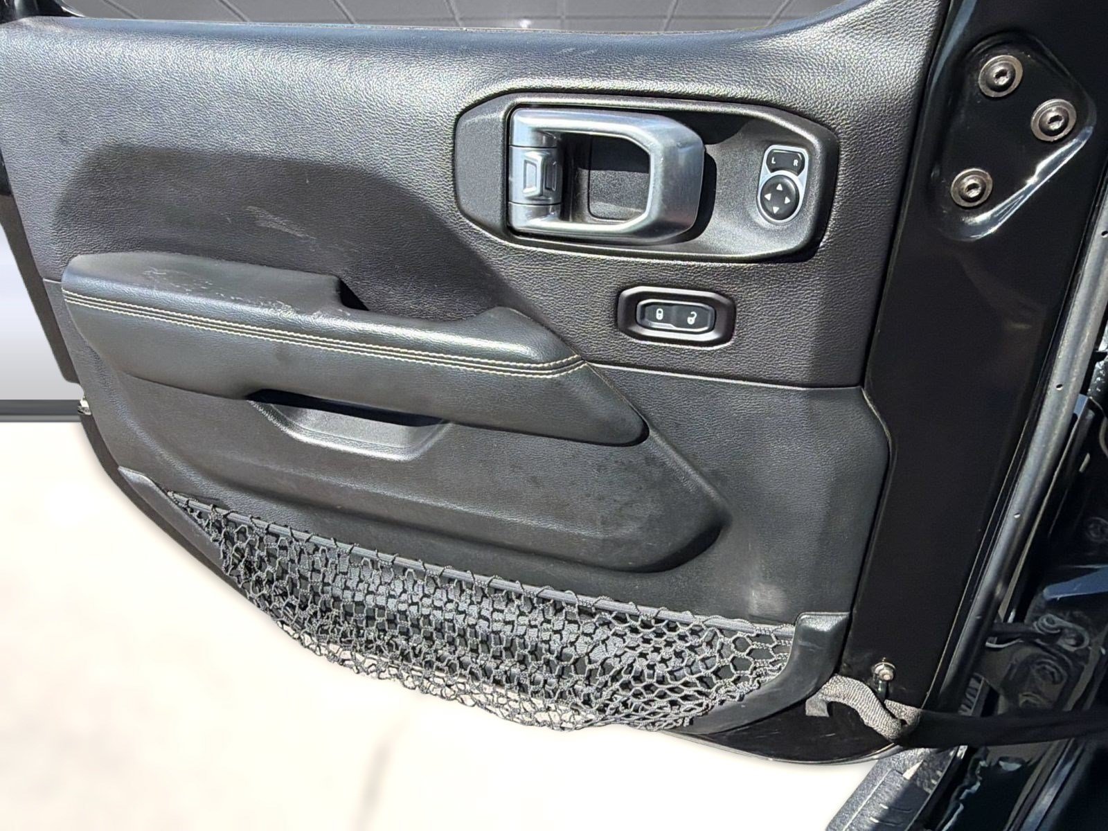 Used 2020 Jeep Wrangler Unlimited Sahara w/ Uconnect 4C Nav & Sound Group AWD/4WD image 13