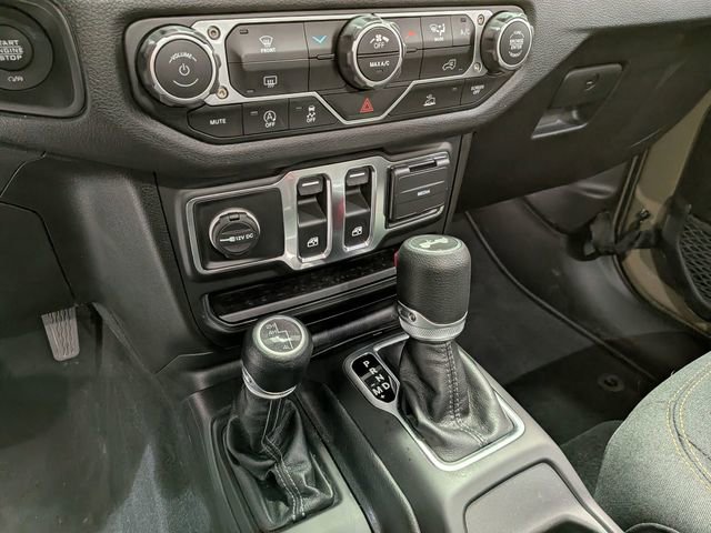 Used 2025 Jeep Wrangler Sport image 15