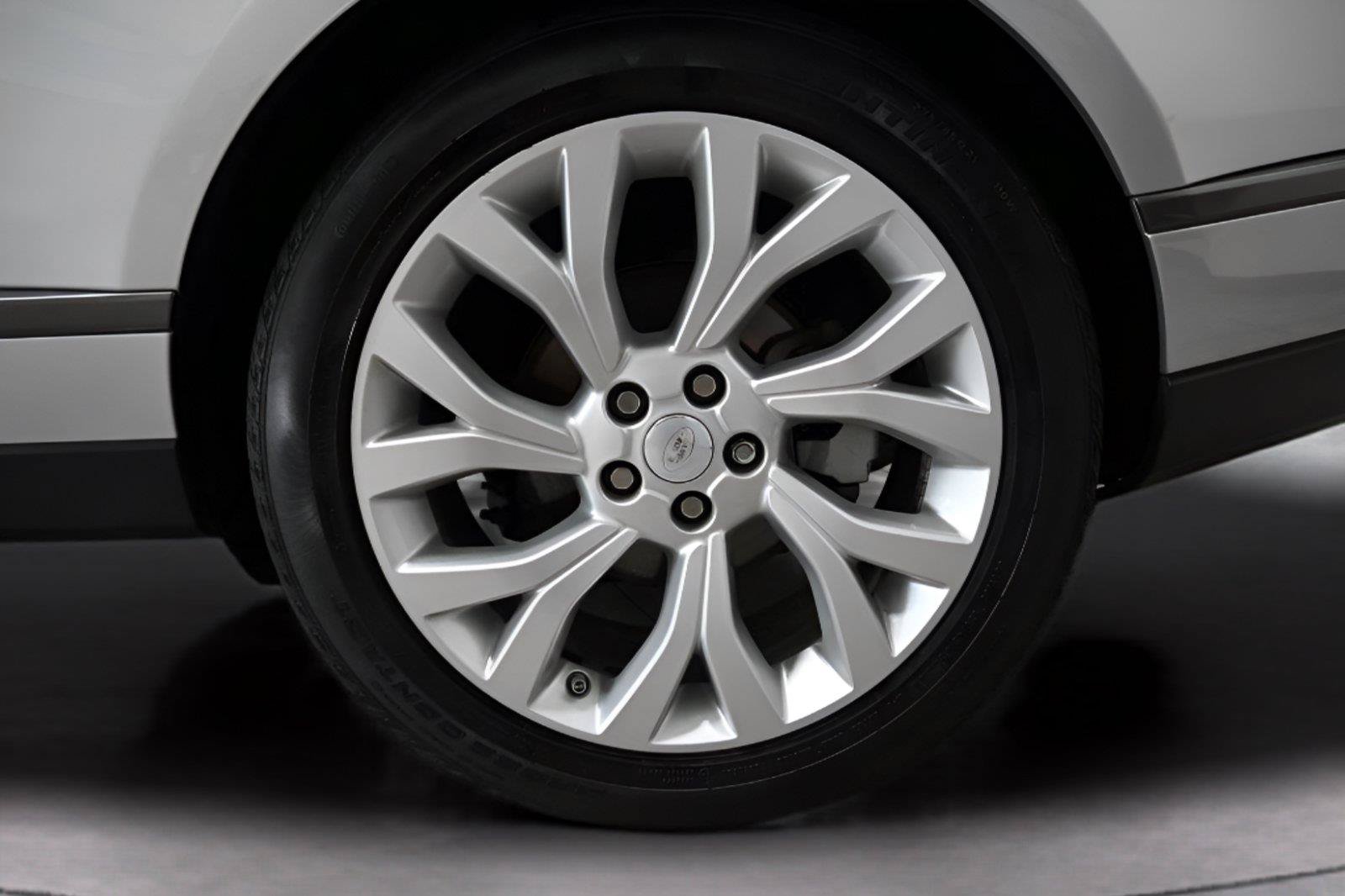 Used 2019 Land Rover Range Rover HSE AWD/4WD image 30