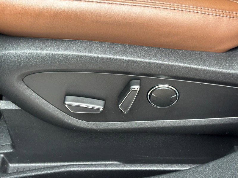 Used 2023 Lincoln Nautilus Reserve w/ Equipment Group 201A image 15