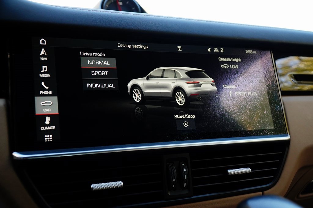 Used 2019 Porsche Cayenne S image 17