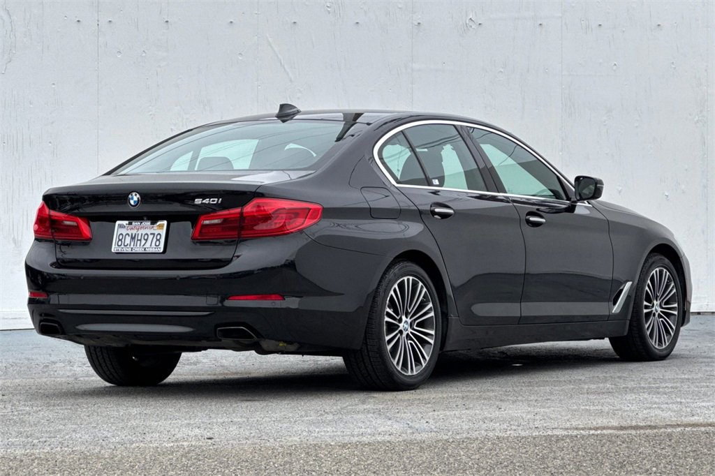 Used 2018 BMW 540i image 3