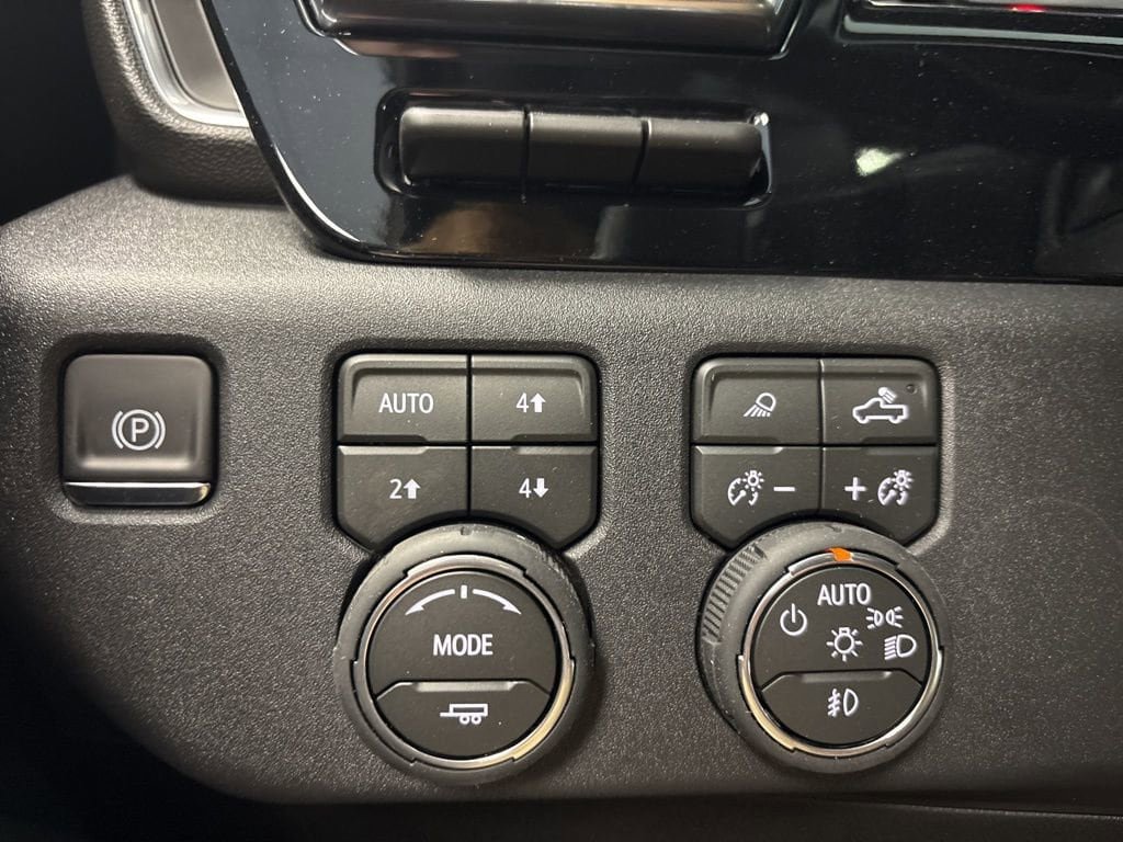New 2026 Chevrolet Silverado 1500 LTZ w/ Technology Package AWD/4WD image 27