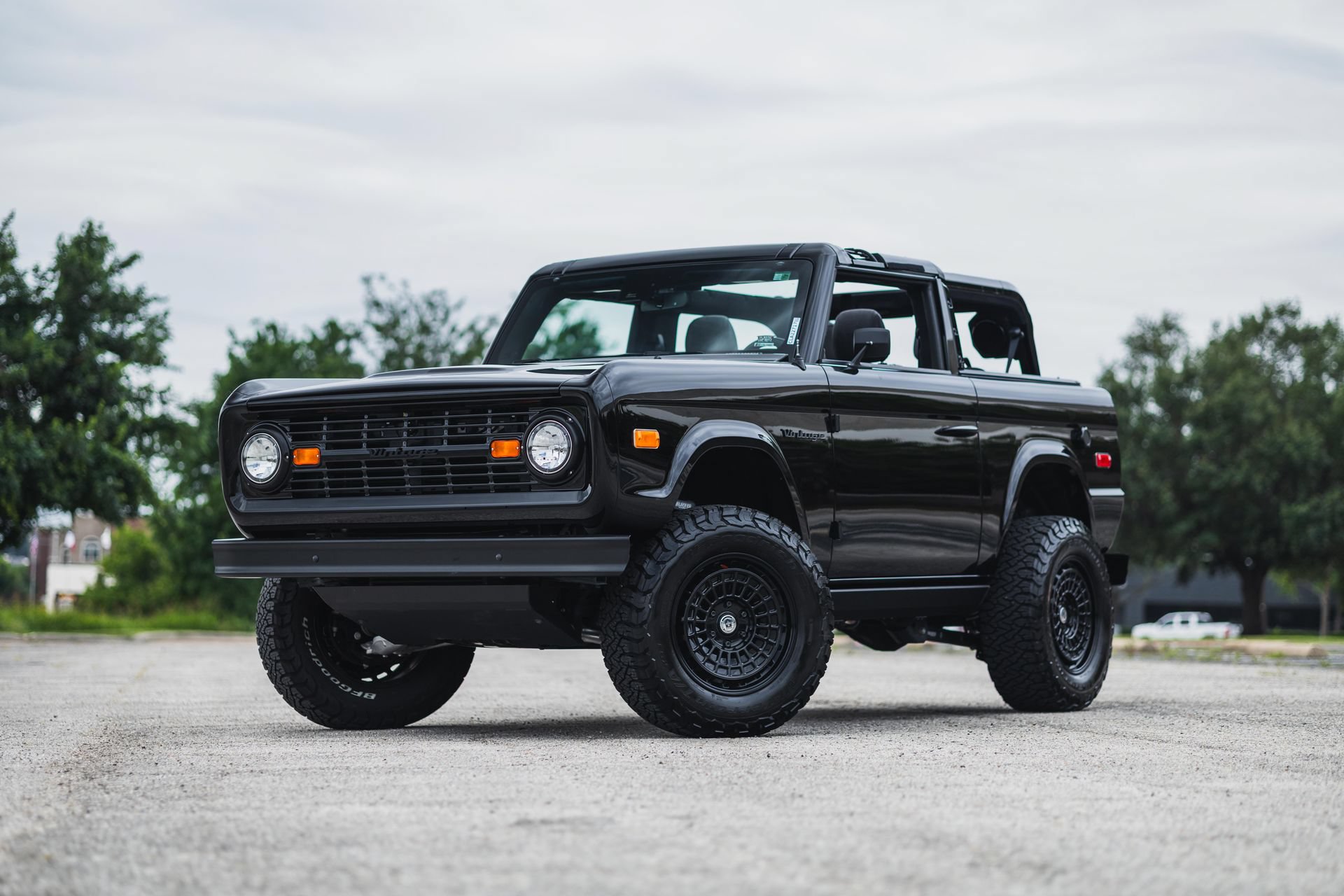 Used 2024 Ford Bronco Black Diamond AWD/4WD video 1