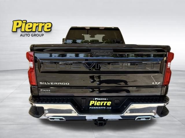 Used 2025 Chevrolet Silverado 1500 LTZ AWD/4WD image 3