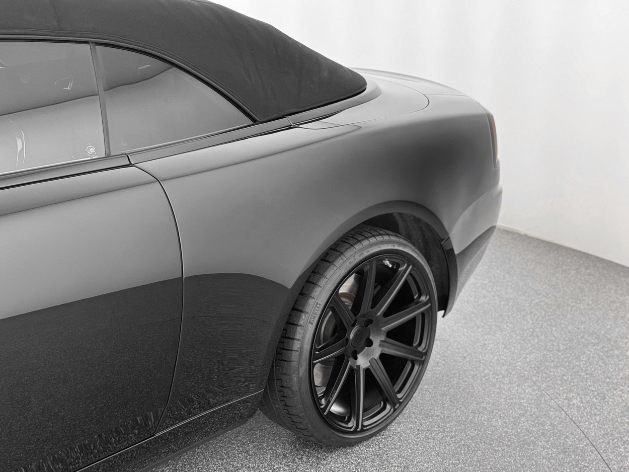 Used 2016 Rolls-Royce Dawn RWD image 44