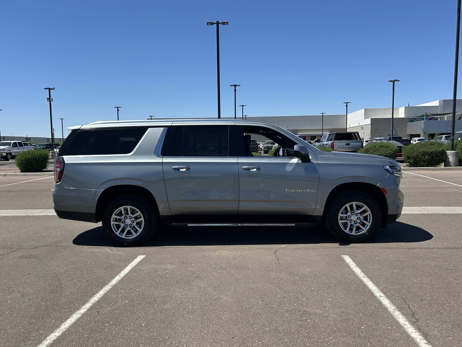 Certified 2024 Chevrolet Suburban LT image 6