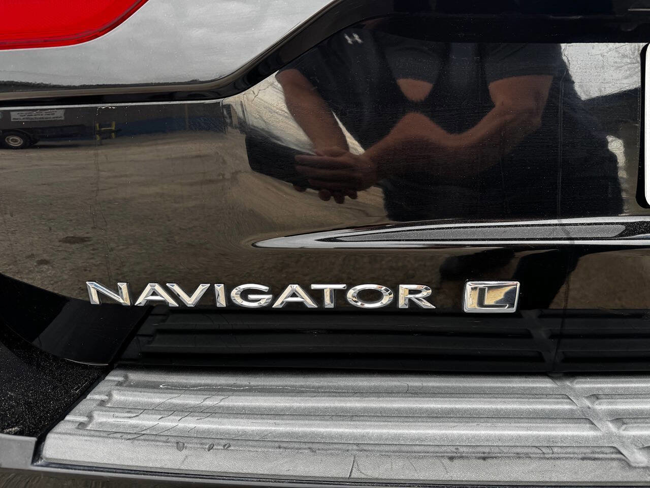 Used 2017 Lincoln Navigator L Select image 8